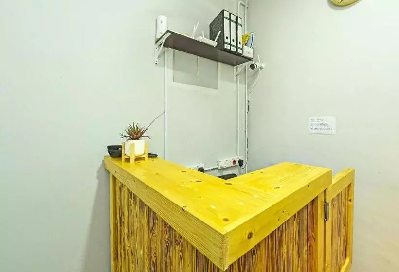 Hotelli Oyo 90662 The 1975