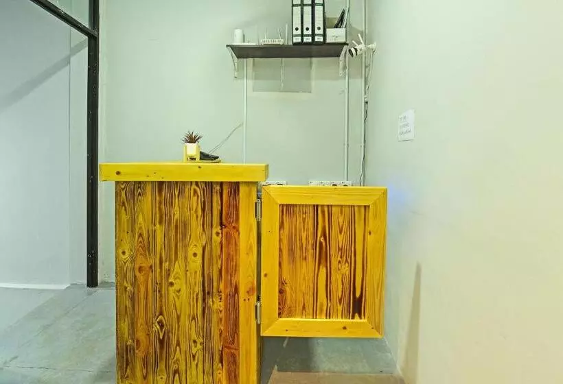 Hotelli Oyo 90662 The 1975