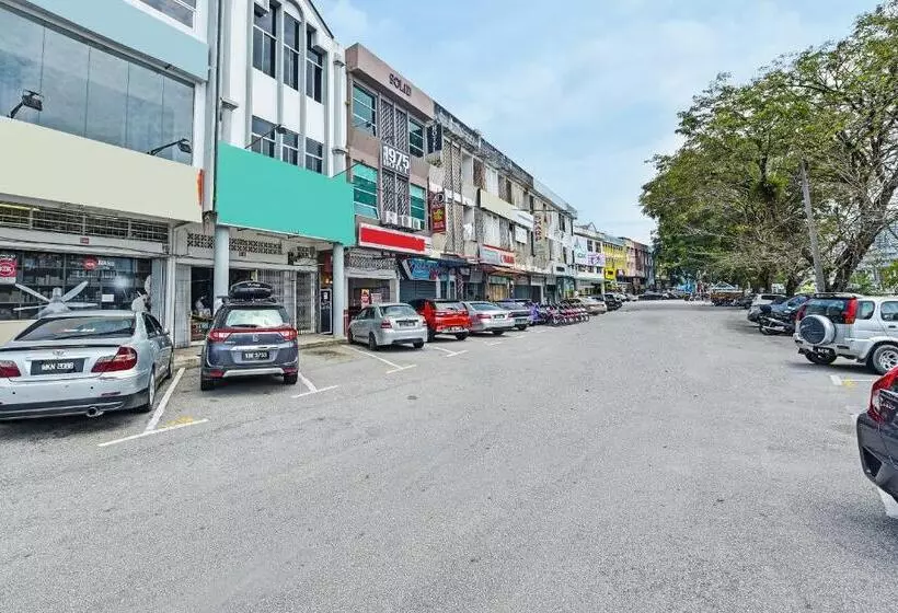 Hotelli Oyo 90662 The 1975