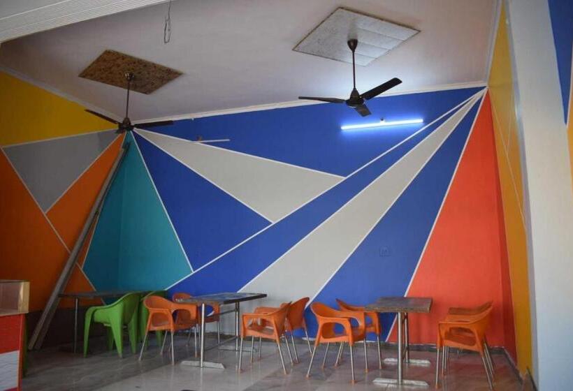 Hotell Spot On 90667 Ashu Guest House