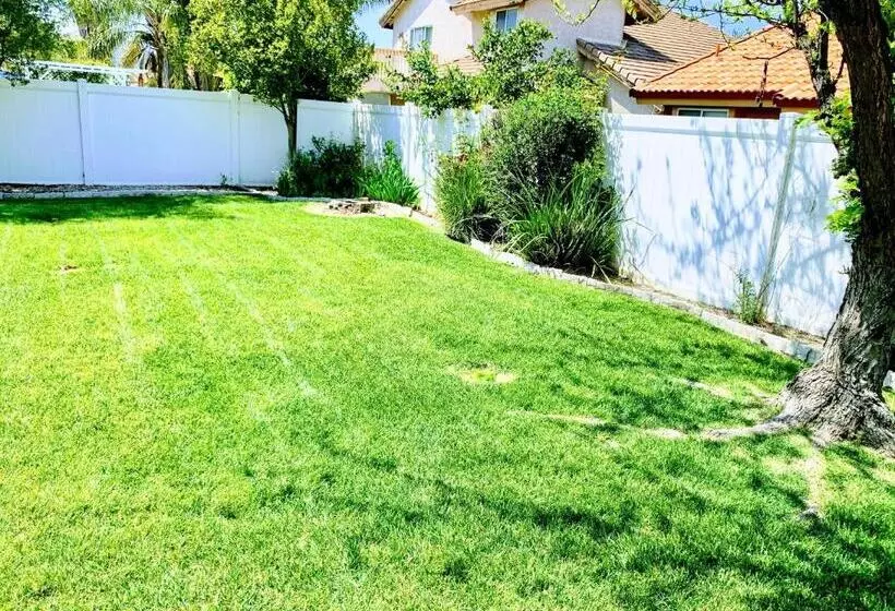ペンション Private Festive Room With Desk In The Country