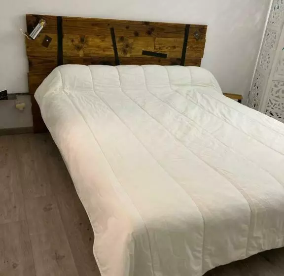 Aamiaismajoitus (B&B) La Chambre Du Patio