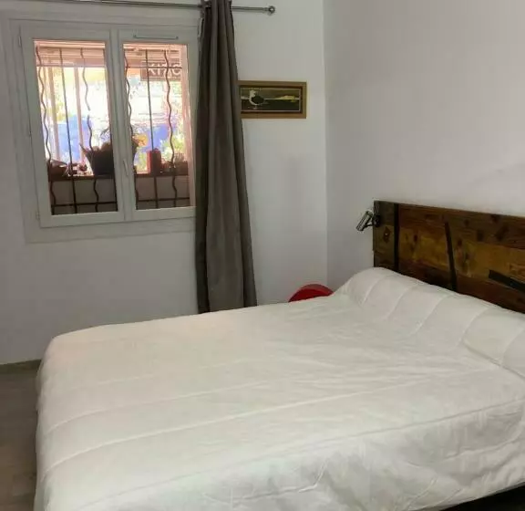 Aamiaismajoitus (B&B) La Chambre Du Patio