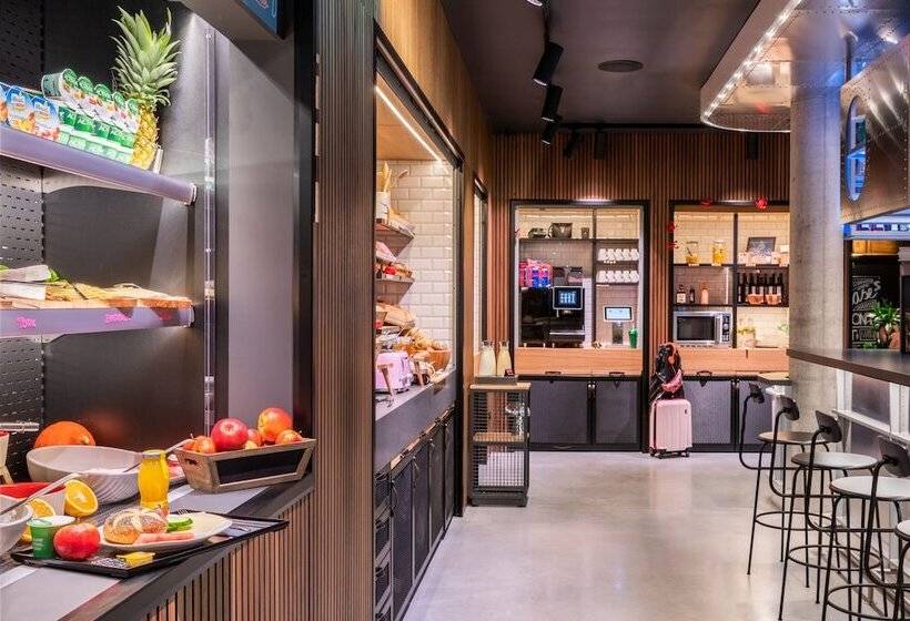 호텔 Moxy Berlin Airport