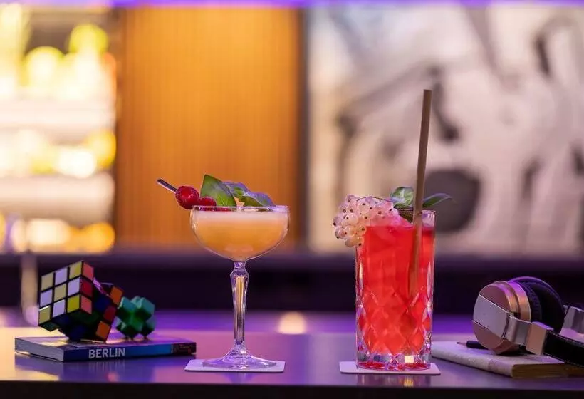 ホテル Moxy Berlin Airport