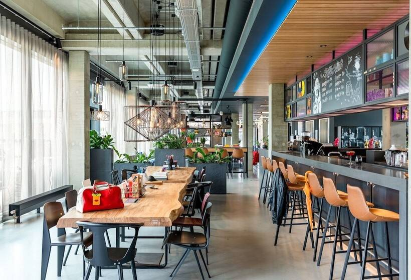 호텔 Moxy Berlin Airport