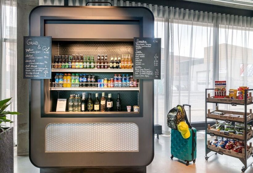 호텔 Moxy Berlin Airport