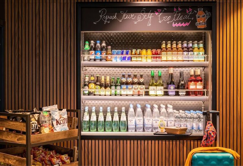 호텔 Moxy Berlin Airport