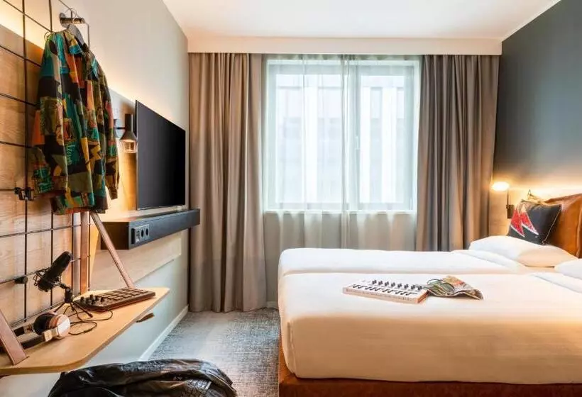 ホテル Moxy Berlin Airport