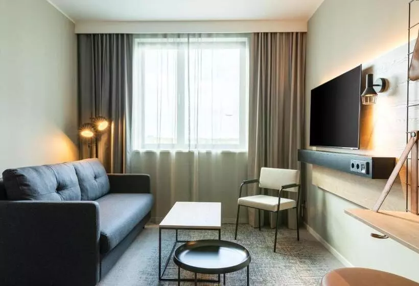 ホテル Moxy Berlin Airport