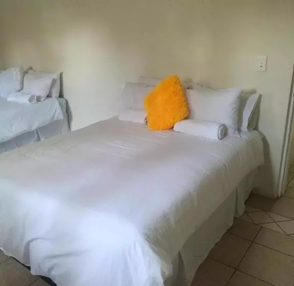 تختخواب و صبحانه Home Away From Home
