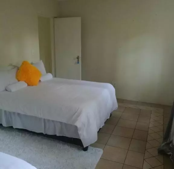 تختخواب و صبحانه Home Away From Home