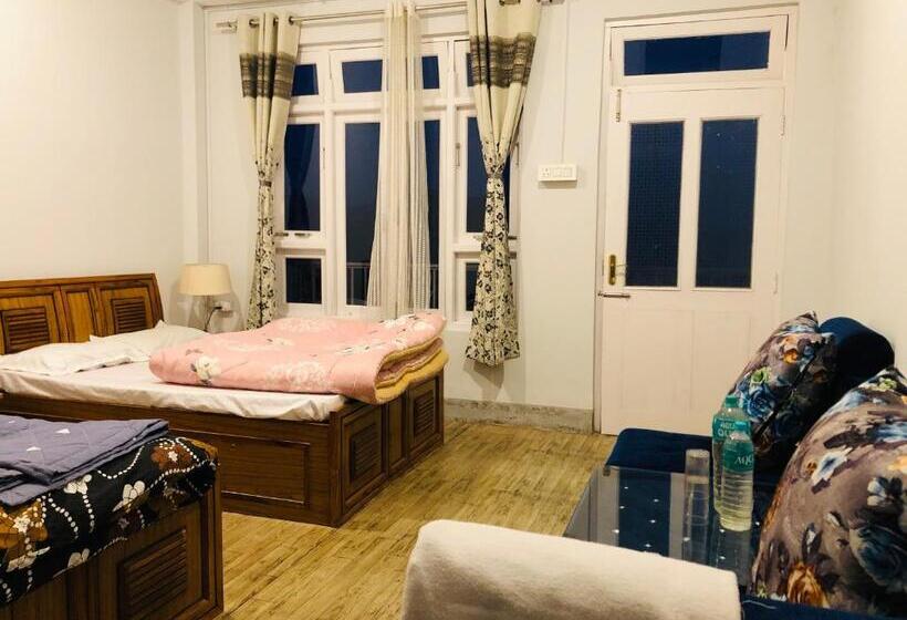 پانسیون Sherpas Enclave