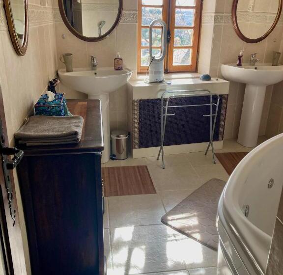 مبيت وإفطار Gite Belle Vue