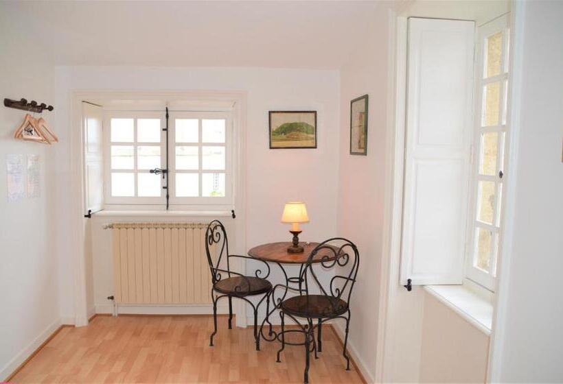 Bed and Breakfast Maison Au Loup   Superbe Ancien Hotel Particulier Du Xvie Siècle Au Cœur De La Vieille Ville Du Puy