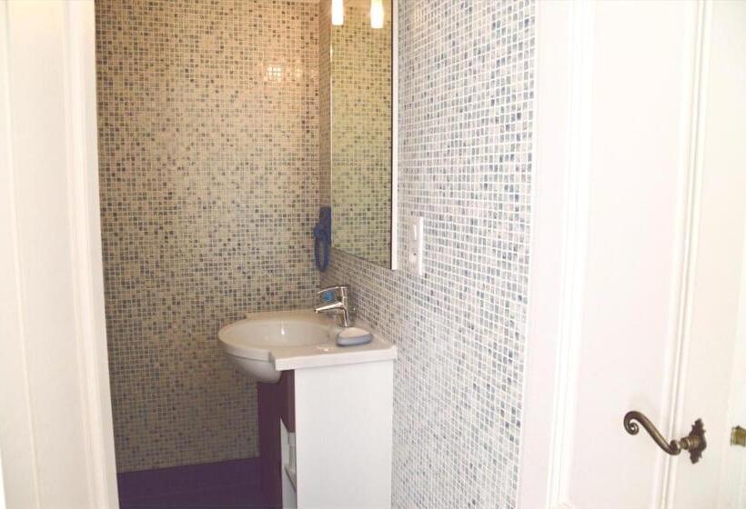 Bed and Breakfast Maison Au Loup   Superbe Ancien Hotel Particulier Du Xvie Siècle Au Cœur De La Vieille Ville Du Puy