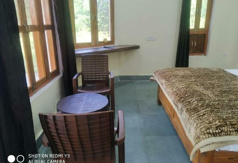 בית מלון כפרי Aryan Riverside Camp, Panna Tiger Reserve, Madla