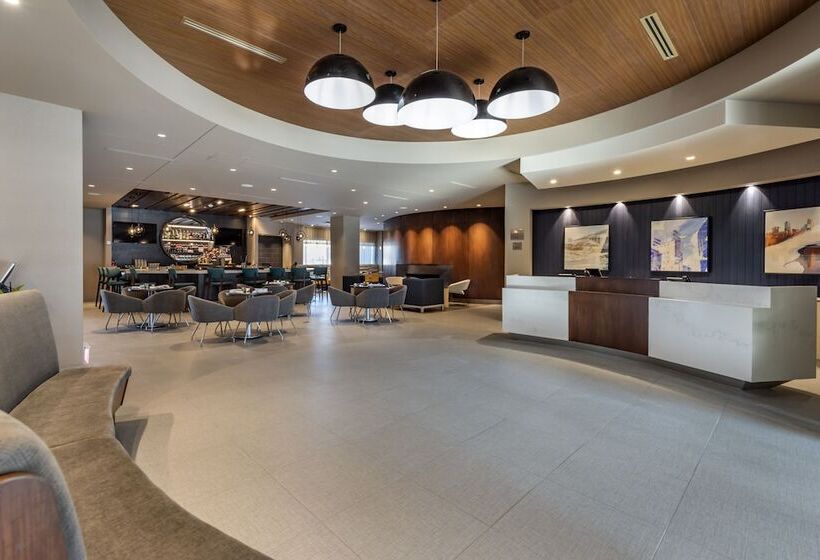 Cambria Hotel Minneapolis Downtown