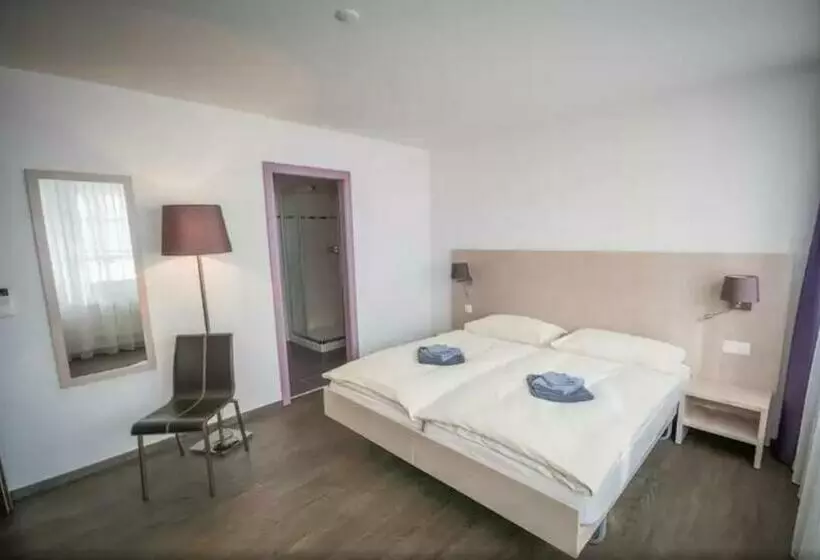 Hotelli Hôtel De Ville Du Sentier