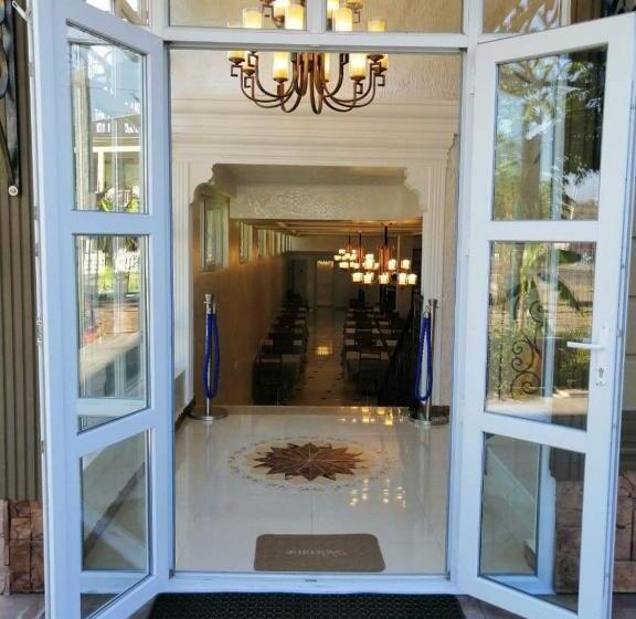 هتل Villa Golden Fleece