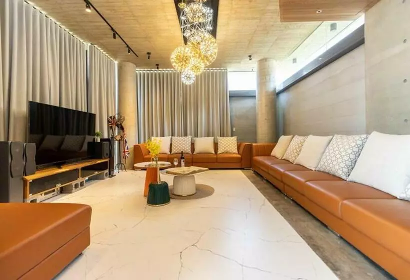 تختخواب و صبحانه 135 會館 135 Bnb