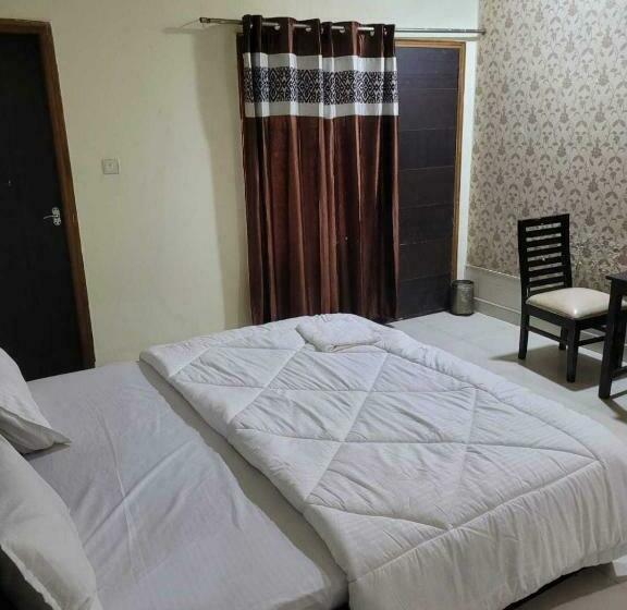 בית מלון כפרי Pop 70075  Nestinn