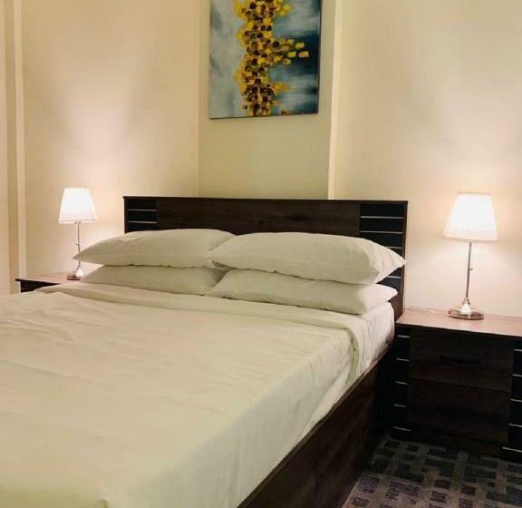 هتل Chelsea Gardens Apartment