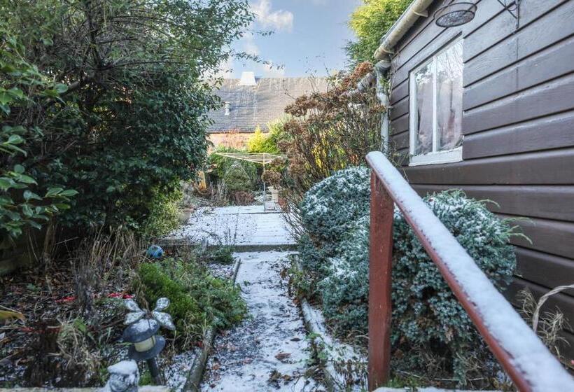 펜션 Mystayinn Tomnahurich Guest House