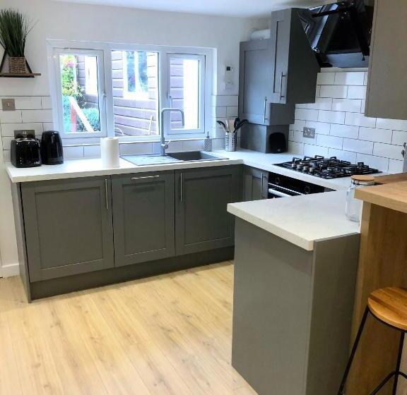 펜션 Mystayinn Tomnahurich Guest House