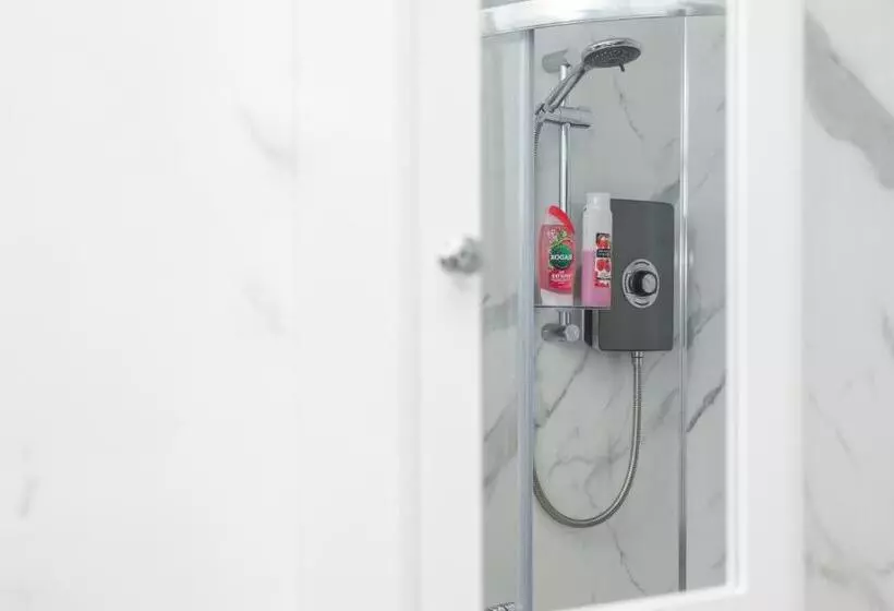 ペンション Mystayinn Tomnahurich Guest House