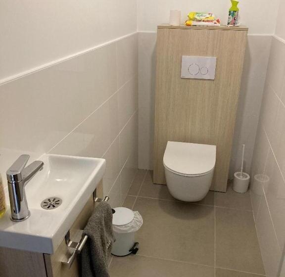 Bed and Breakfast Chambre, Salle De Bain, Toilette, Salon Privatif