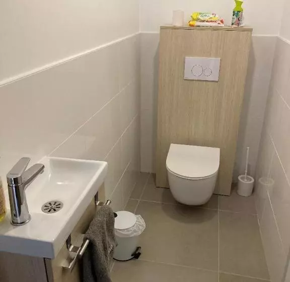 Aamiaismajoitus (B&B) Chambre, Salle De Bain, Toilette, Salon Privatif
