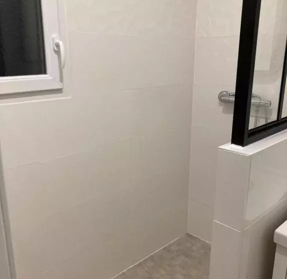 Aamiaismajoitus (B&B) Chambre, Salle De Bain, Toilette, Salon Privatif