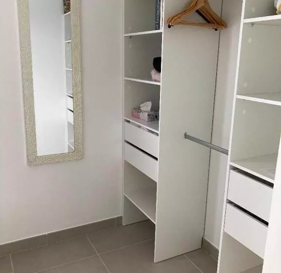 Aamiaismajoitus (B&B) Chambre, Salle De Bain, Toilette, Salon Privatif