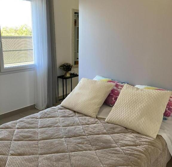 Bed and Breakfast Chambre, Salle De Bain, Toilette, Salon Privatif