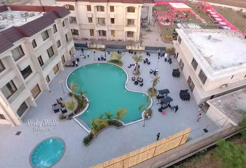 ホテル The Imperial Prime Clarks Inn Suites