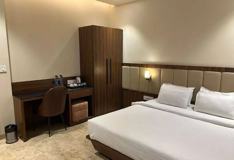 ホテル The Imperial Prime Clarks Inn Suites