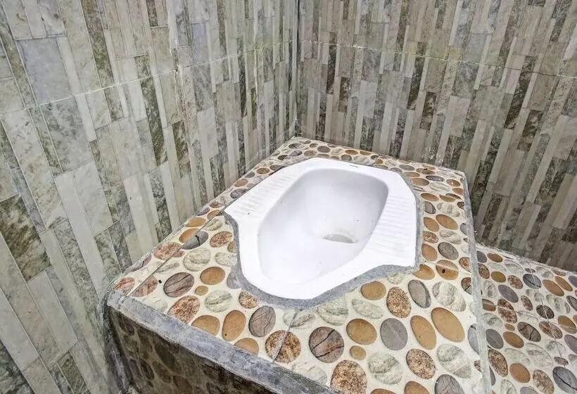 هتل Spot On 91771 Homestay Bang Haji