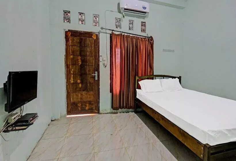 هتل Spot On 91771 Homestay Bang Haji