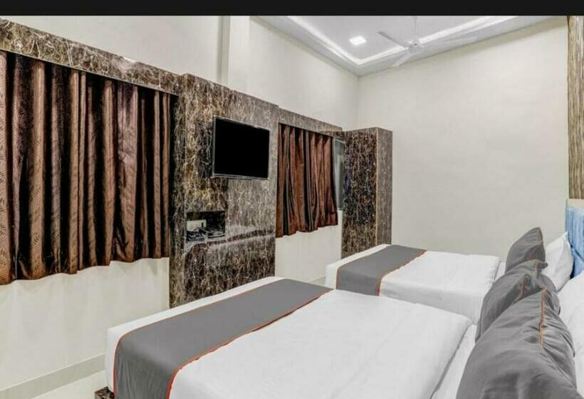 בית מלון כפרי O Bhavya Residency