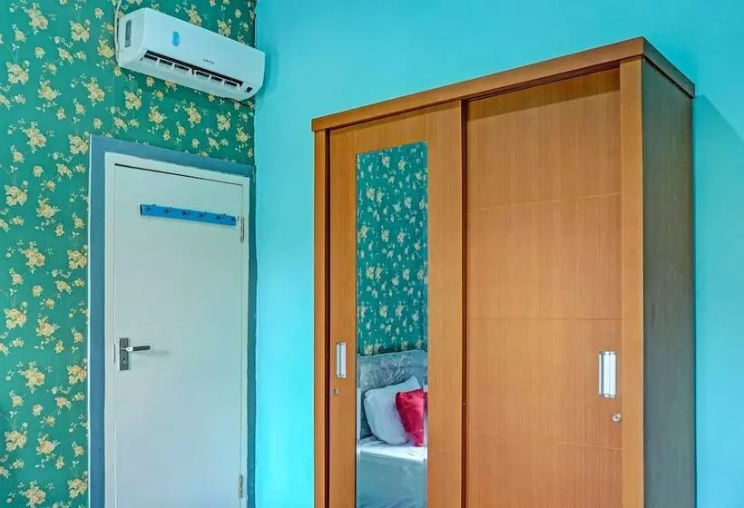 ホテル Oyo 91731 Home Stay Elis Cateliya