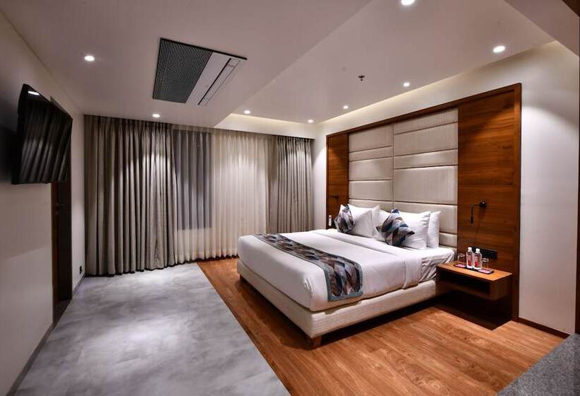 هتل Regenta Fairlark Vadodara