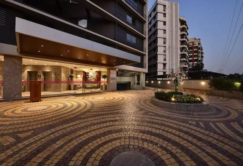 ホテル Regenta Fairlark Vadodara