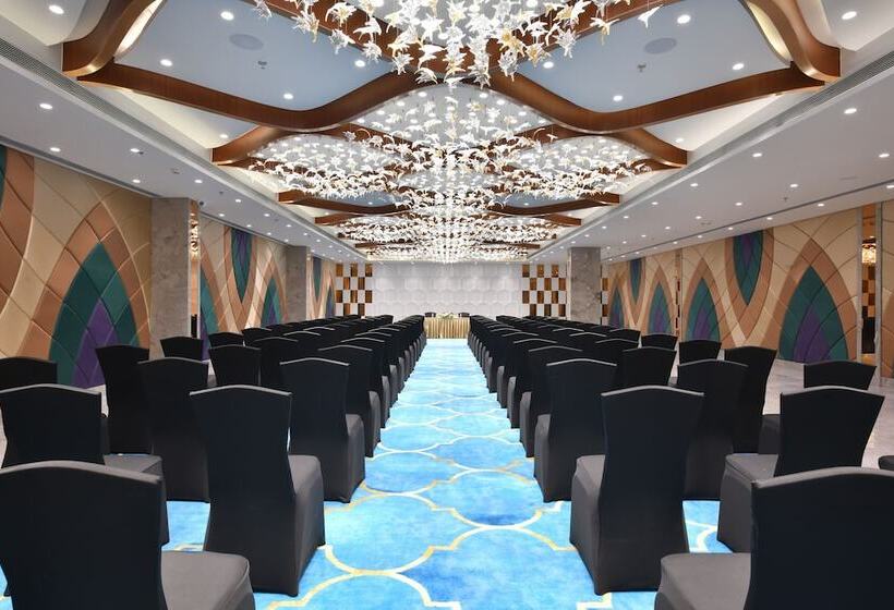 هتل Regenta Fairlark Vadodara