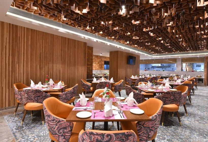 هتل Regenta Fairlark Vadodara