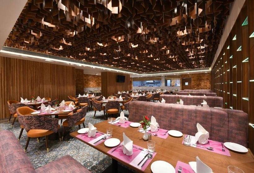 هتل Regenta Fairlark Vadodara