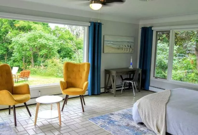 Majatalo Coastal Suite #1 Cozy Suite #2   Seacliff Beach Suites