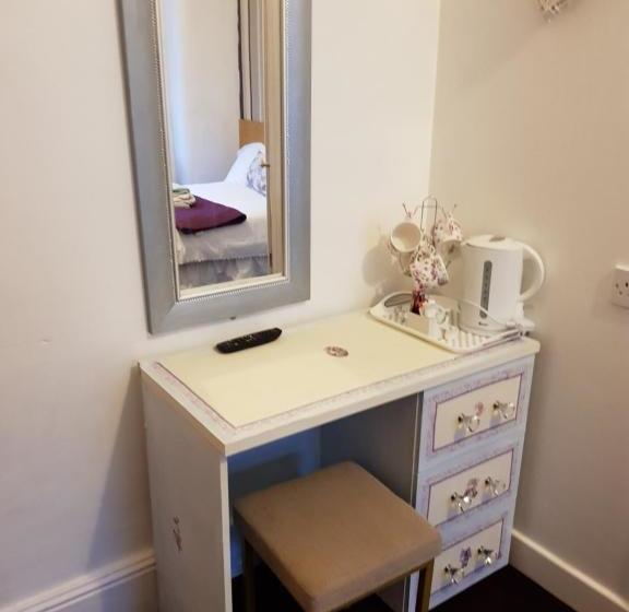 ベッドアンドブレックファースト Mayfair