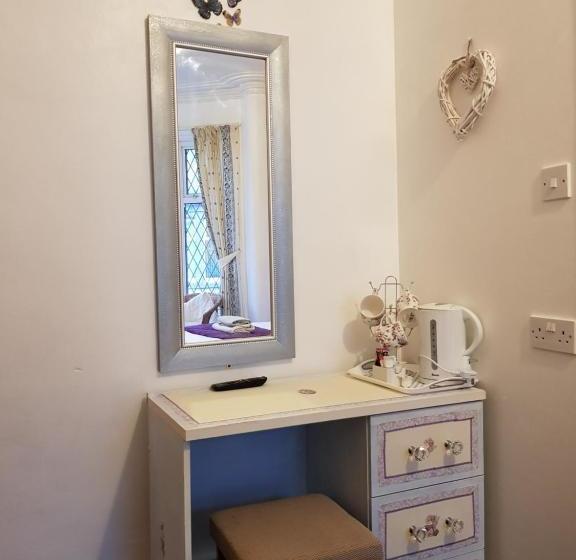 ベッドアンドブレックファースト Mayfair