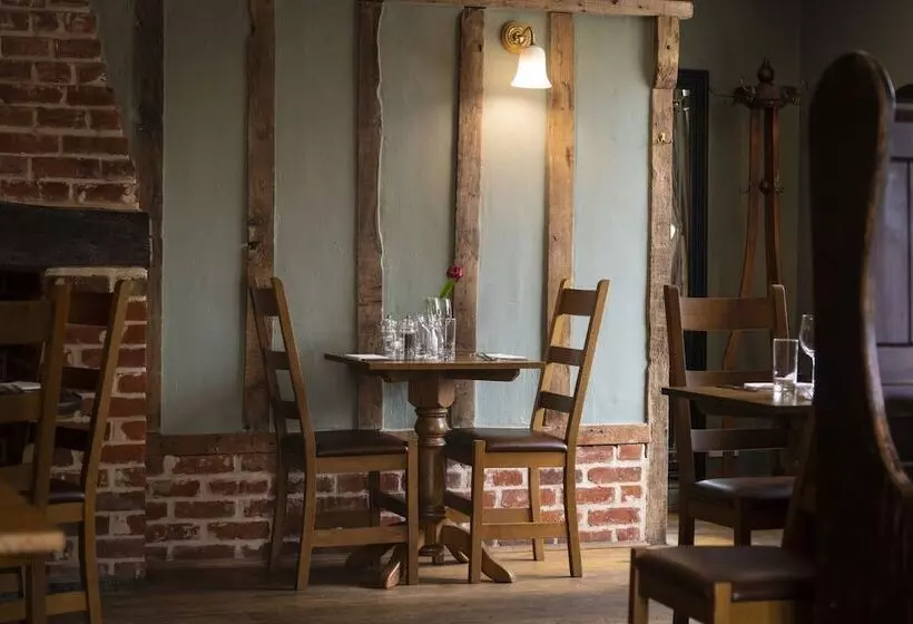 Aamiaismajoitus (B&B) The Red Lion Hinxton